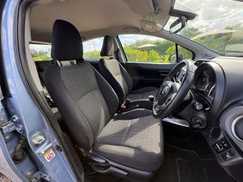 TOYOTA YARIS 1.4 D-4D Icon Plus Hatchback 5dr Diesel Manual Euro 5 (90 ps)
