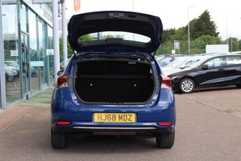 TOYOTA AURIS 1.8 VVT-h Icon Tech Hatchback 5dr Petrol Hybrid CVT Euro 6 (s/s)