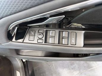 LAND ROVER RANGE ROVER EVOQUE 2.0 D180 R-Dynamic S SUV 5dr Diesel Auto 4WD Euro 6 (s/s) (180 p