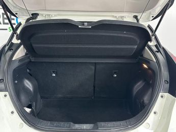 NISSAN LEAF 40kWh N-Connecta Hatchback 5dr Electric Auto (150 ps)