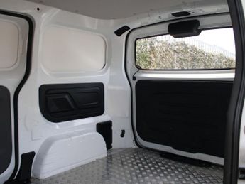 BYD ETP3 44.9kWh Panel Van 5dr Electric Auto MWB (136 ps)