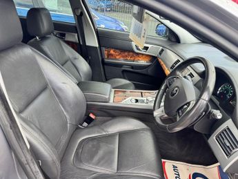 JAGUAR XF 2.2d Luxury Saloon 4dr Diesel Auto Euro 5 (s/s) (163 ps)