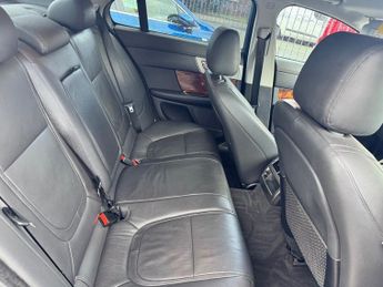 JAGUAR XF 2.2d Luxury Saloon 4dr Diesel Auto Euro 5 (s/s) (163 ps)