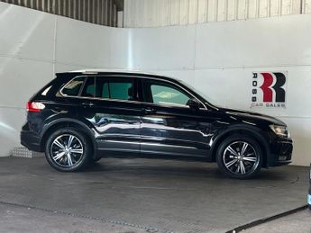 VOLKSWAGEN TIGUAN 2.0 TDI BlueMotion Tech SE Navigation SUV 5dr Diesel DSG 4Motion