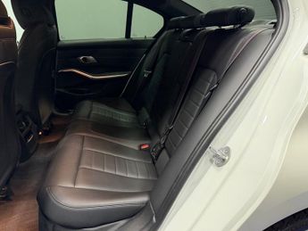 BMW 3 SERIES 2.0 320i M Sport Saloon 4dr Petrol Auto Euro 6 (s/s) (184 ps)