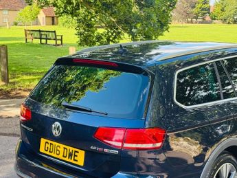 VOLKSWAGEN PASSAT 2.0 TDI BlueMotion Tech Alltrack Estate 5dr Diesel DSG 4Motion E