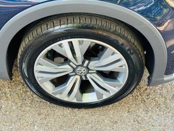 VOLKSWAGEN PASSAT 2.0 TDI BlueMotion Tech Alltrack Estate 5dr Diesel DSG 4Motion E