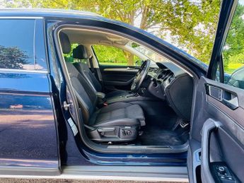 VOLKSWAGEN PASSAT 2.0 TDI BlueMotion Tech Alltrack Estate 5dr Diesel DSG 4Motion E