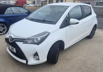 TOYOTA YARIS 1.33 Dual VVT-i Design Hatchback 5dr Petrol Multidrive S Euro 6 