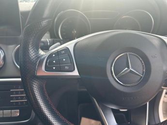 MERCEDES-BENZ GLA 2.1 GLA220d AMG Line SUV 5dr Diesel 7G-DCT 4MATIC Euro 6 (s/s) (