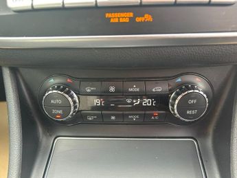 MERCEDES-BENZ GLA 2.1 GLA220d AMG Line SUV 5dr Diesel 7G-DCT 4MATIC Euro 6 (s/s) (
