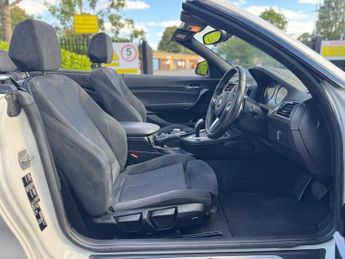 BMW 2 SERIES 2.0 220d M Sport Convertible 2dr Diesel Auto Euro 6 (s/s) (190 p