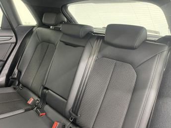 AUDI Q3 2.0 TDI 35 S line SUV 5dr Diesel S Tronic Euro 6 (s/s) (150 ps)