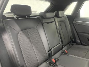 AUDI Q3 2.0 TDI 35 S line SUV 5dr Diesel S Tronic Euro 6 (s/s) (150 ps)
