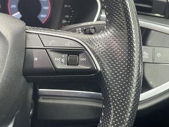AUDI Q3 2.0 TDI 35 S line SUV 5dr Diesel S Tronic Euro 6 (s/s) (150 ps)