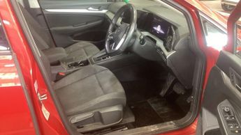 VOLKSWAGEN GOLF 1.5 eTSI MHEV Life Hatchback 5dr Petrol Hybrid DSG Euro 6 (s/s) 