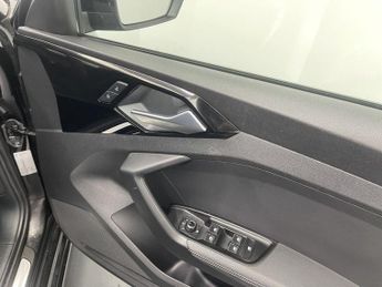AUDI A1 1.0 TFSI 30 S line Sportback 5dr Petrol S Tronic Euro 6 (s/s) (1