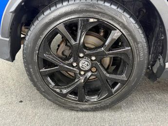 TOYOTA C-HR 1.8 VVT-h Dynamic SUV 5dr Petrol Hybrid CVT Euro 6 (s/s) (122 ps