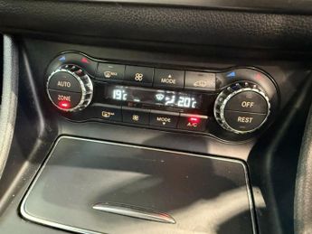 MERCEDES-BENZ GLA 2.1 GLA220d AMG Line SUV 5dr Diesel 7G-DCT 4MATIC Euro 6 (s/s) (