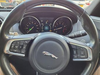 JAGUAR XE 2.0i GPF R-Sport Saloon 4dr Petrol Auto Euro 6 (s/s) (250 ps)