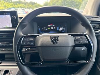 PEUGEOT E- Traveller 75kWh Allure Standard MPV 5dr Electric Auto MWB (8 Seat, 11kW Ch