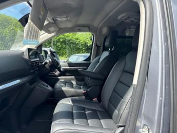 PEUGEOT E- Traveller 75kWh Allure Standard MPV 5dr Electric Auto MWB (8 Seat, 11kW Ch