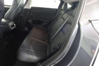 TESLA MODEL Y Auto RWD 5dr