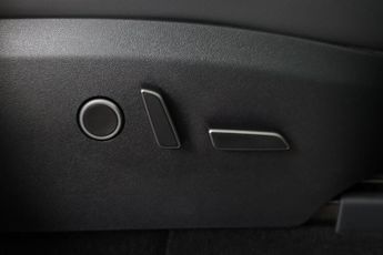 TESLA MODEL Y Auto RWD 5dr