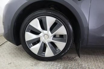 TESLA MODEL Y Auto RWD 5dr