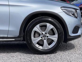 MERCEDES-BENZ GLC GLC220d 2.1 Sport [Nav] 4MATIC 5dr - LOW MILEAGE
