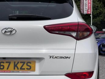 HYUNDAI TUCSON 1.7 CRDi Blue Drive Premium SE [Pan Roof] 5dr - AUTO!