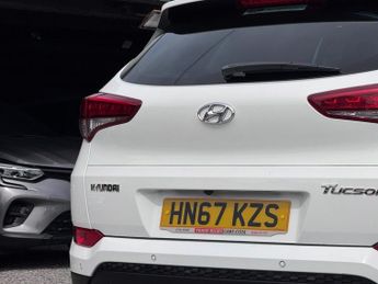 HYUNDAI TUCSON 1.7 CRDi Blue Drive Premium SE [Pan Roof] 5dr - AUTO!