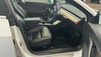 TESLA Model 3 Standard Range Plus Saloon 4dr Electric Auto RWD (241 bhp)