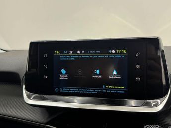 PEUGEOT E-2008 50kWh Active Premium SUV 5dr Electric Auto (136 ps)