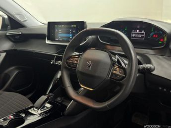PEUGEOT E-2008 50kWh Active Premium SUV 5dr Electric Auto (136 ps)