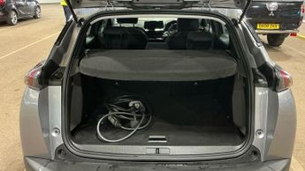 PEUGEOT E-2008 50kWh Active Premium SUV 5dr Electric Auto (136 ps)