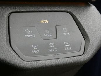 VOLKSWAGEN ID.5 Pro 77kWh Style SUV 5dr Electric Auto (174 ps)