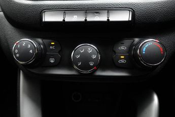 KIA CEED 1.6 CRDi 2 Hatchback 5dr Diesel Auto Euro 5 (126 bhp)