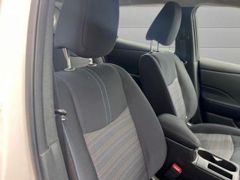 NISSAN LEAF 40kWh Acenta Hatchback 5dr Electric Auto (150 ps)