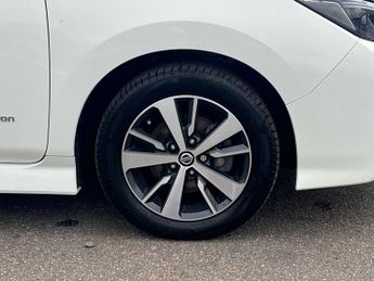 NISSAN LEAF 40kWh Acenta Hatchback 5dr Electric Auto (150 ps)