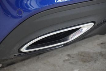 MERCEDES-BENZ C-CLASS 2.0 C220d AMG Line (Premium Plus) Saloon 4dr Diesel G-Tronic+ Eu