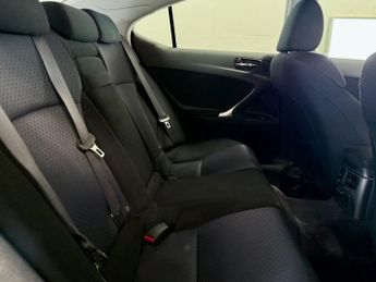 LEXUS IS 2.2 220TD Saloon 4dr Diesel Manual (168 g/km, 175 bhp)