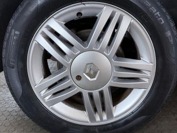 RENAULT SCENIC 1.6 VVT Privilege MPV 5dr Petrol Automatic (191 g/km, 111 bhp)