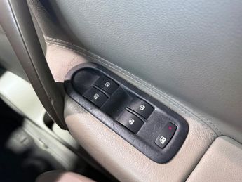 RENAULT SCENIC 1.6 VVT Privilege MPV 5dr Petrol Automatic (191 g/km, 111 bhp)