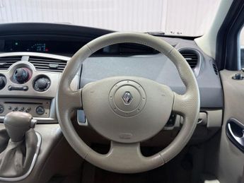 RENAULT SCENIC 1.6 VVT Privilege MPV 5dr Petrol Automatic (191 g/km, 111 bhp)