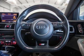 AUDI A6 AVANT 2.0 TDI Black Edition Estate 5dr Diesel S Tronic quattro Euro 6 