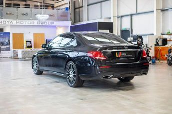 MERCEDES-BENZ E CLASS 2.0 E300d AMG Line Night Edition (Premium Plus) Saloon 4dr Diese