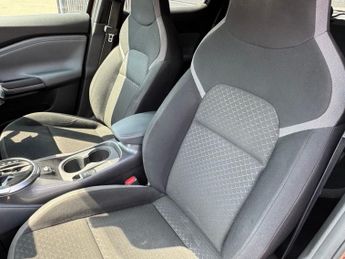 NISSAN JUKE 1.0 DIG-T N-Connecta SUV 5dr Petrol DCT Auto 