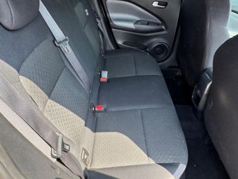 NISSAN JUKE 1.0 DIG-T N-Connecta SUV 5dr Petrol DCT Auto 