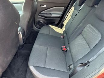 NISSAN JUKE 1.0 DIG-T N-Connecta SUV 5dr Petrol DCT Auto 